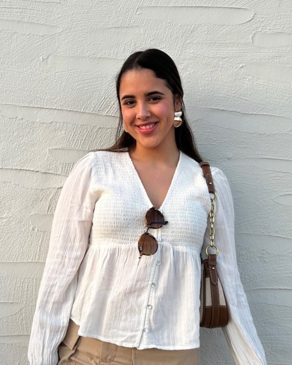 ¡Nueva incorporación!👏

Llucia Hurtado se une a nuestro equipo en prácticas durante los próximos 2 meses! Ha estudiado marketing y publicidad 

Si quieres saber más sobre nosotras visita, 
👉 xicra.es 

#redessociales #mallorca #xicrateam