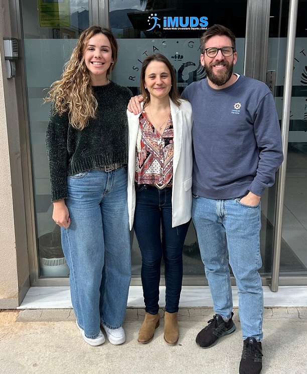 Ejercitar la fuerza muscular durante el envejecimiento ayuda a tener un cerebro más saludable

👉 Un estudio de la <a href="/CanalUGR/">Universidad Granada</a> y el <a href="/hospital_hvn/">HUVN</a>  muestra que un cuerpo más fuerte puede tener un impacto protector en el volumen de materia gris
⬇️
elindependientedegranada.es/economia/ejerc…