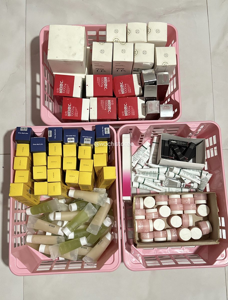 wachistoree's tweet photo. โล๊ะล้างสต็อกค่าาา 1 แถม 1  
ราคา 50-150 บาท
แจกฟรีด้วยนะคะ กดฟอลไว้น้า 
.
.
สินค้าส่วนใหญ่หมดอายุแล้ว ส่วนใหญ่หมดปลายปี 2024 นะคะ ขอคนรับได้น้าาา 
ฝากรีทวิตเรียกเพื่อนมามุงค่า 
#คสอเกาหลี #พรีเกาหลี https://t.co/J2YVSvDTDG
