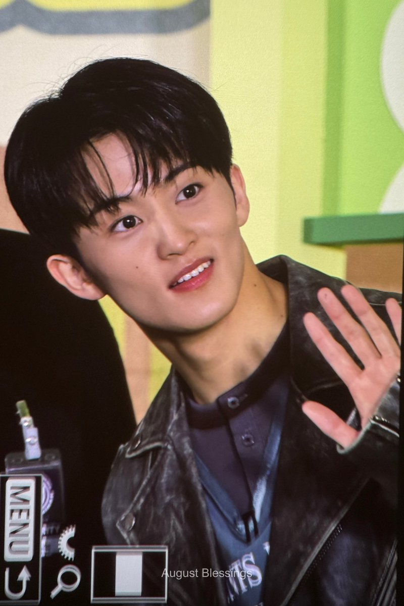 blessmark82's tweet image. 250402 밋앤그릿
너무 예쁨🥹
#마크 #MARKLEE #MARK #NCT #NCT127 #NCTDREAM