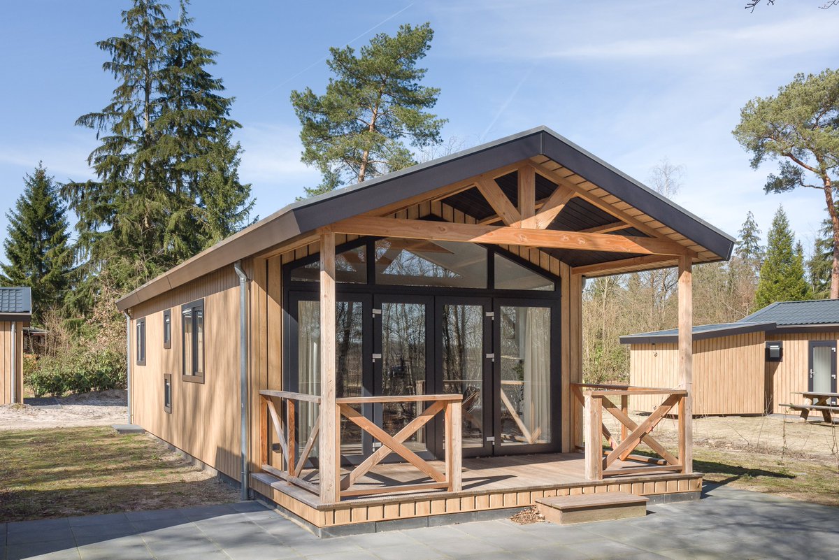 Een goed dak beschermt je woning tegen regen, wind en andere weersinvloeden. Maar wist je dat een boeiboord hierbij een belangrijke rol speelt? Wat is eigenlijk een boeiboord? Lees hier meer: zelfbouwinnederland.nl/informatie/alg…