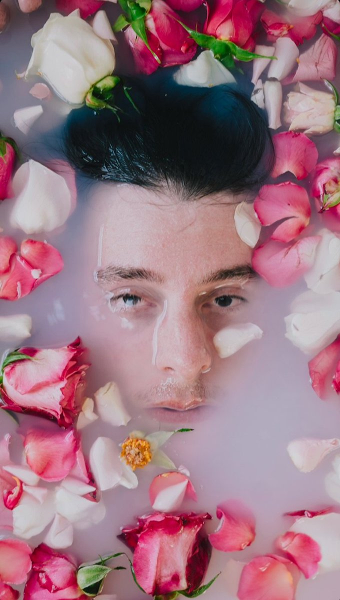 StarFlight4842_'s tweet image. #fanders which photo should I use for Thomas&apos;s birthday E-card? (poll below)