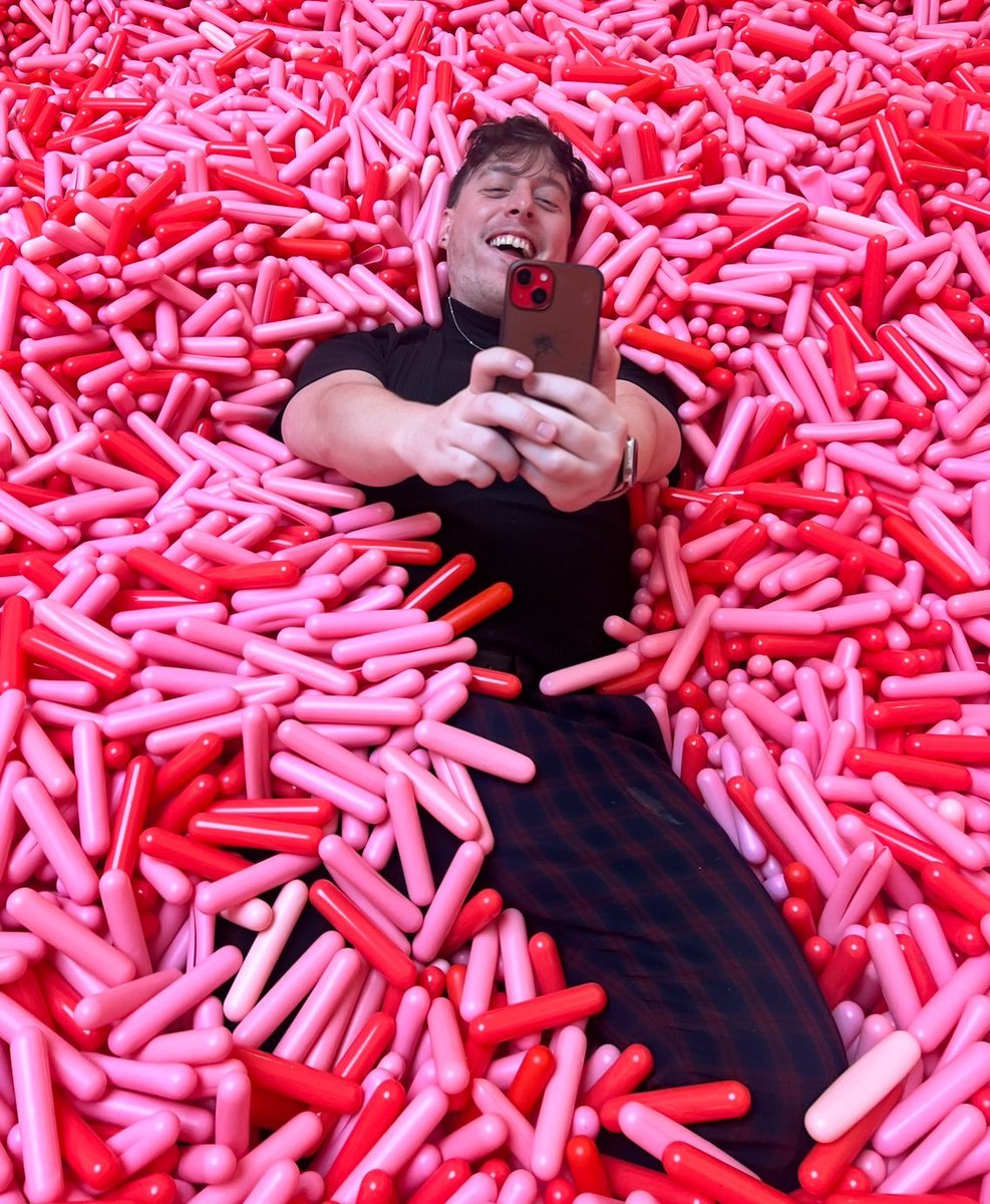 StarFlight4842_'s tweet image. #fanders which photo should I use for Thomas&apos;s birthday E-card? (poll below)