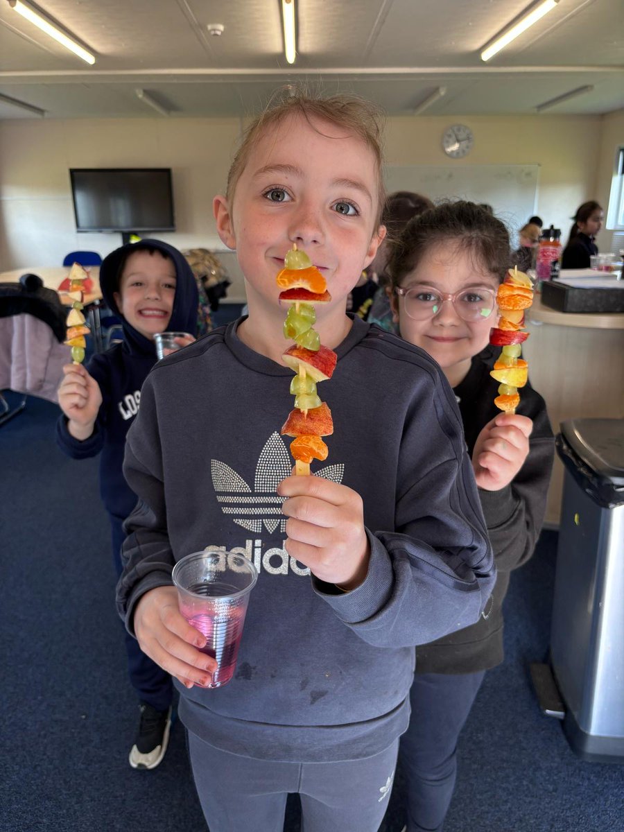 Our Easter #HAF2025 project at Kingfisher Primary School is in full swing! Lots of local children enjoying the Doncaster ☀️ with great sports, enrichment &amp; educational activities PLUS healthy nutritional lunches!  They even made fab mid-morning fruit snacks today! <a href="/MyDoncaster/">City of Doncaster Council</a>