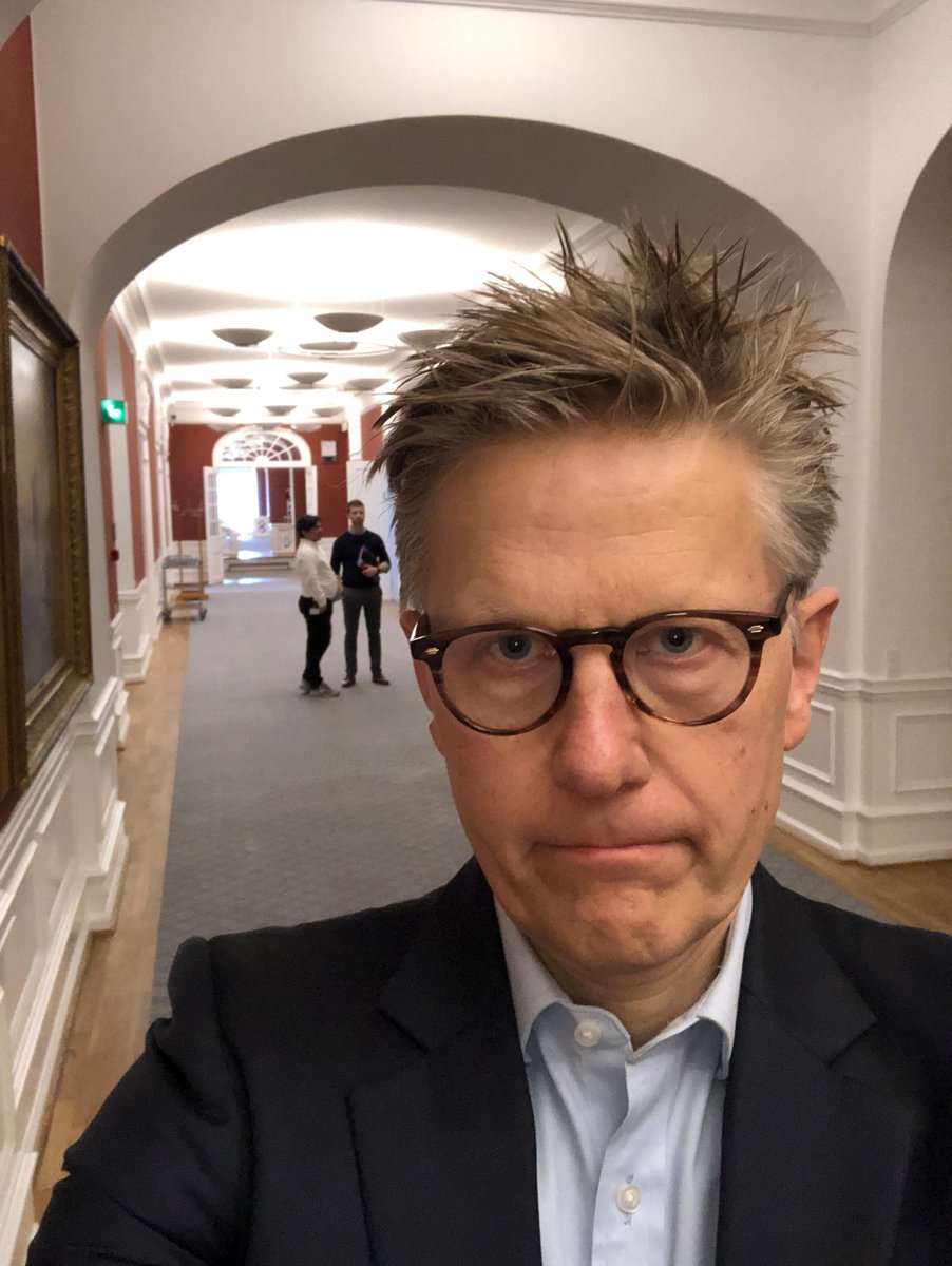 Sune Friis Krarup (@sunefriiskrarup) on Twitter photo Sagsbehandlingstider til lægefagligt nedslidte borgere på seniorpension er desværre steget🥲
Tak fra Brian og Connie til <a href="/khoenge/">Karsten Hønge</a> for at løfte sagen over for <a href="/AneHalsboe/">Ane Halsboe</a>
#dkpol <a href="/FOA_dk/">FOA</a> <a href="/KrabbeDahl/">Lene Krabbe Dahl</a> Sagsbehandlingstider til lægefagligt nedslidte borgere på seniorpension er desværre steget🥲
Tak fra Brian og Connie til <a href="/khoenge/">Karsten Hønge</a> for at løfte sagen over for <a href="/AneHalsboe/">Ane Halsboe</a>
#dkpol <a href="/FOA_dk/">FOA</a> <a href="/KrabbeDahl/">Lene Krabbe Dahl</a>