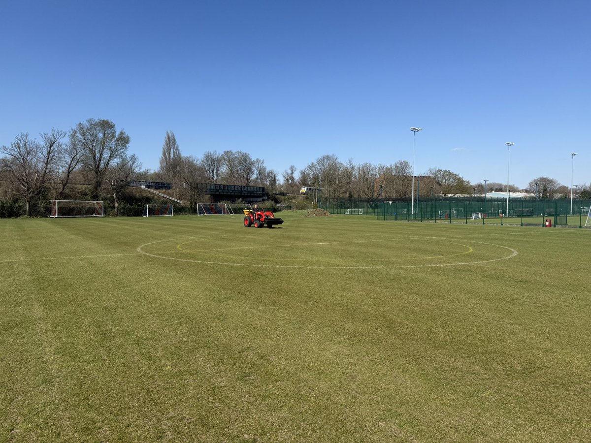 Louis Macklin tweet media