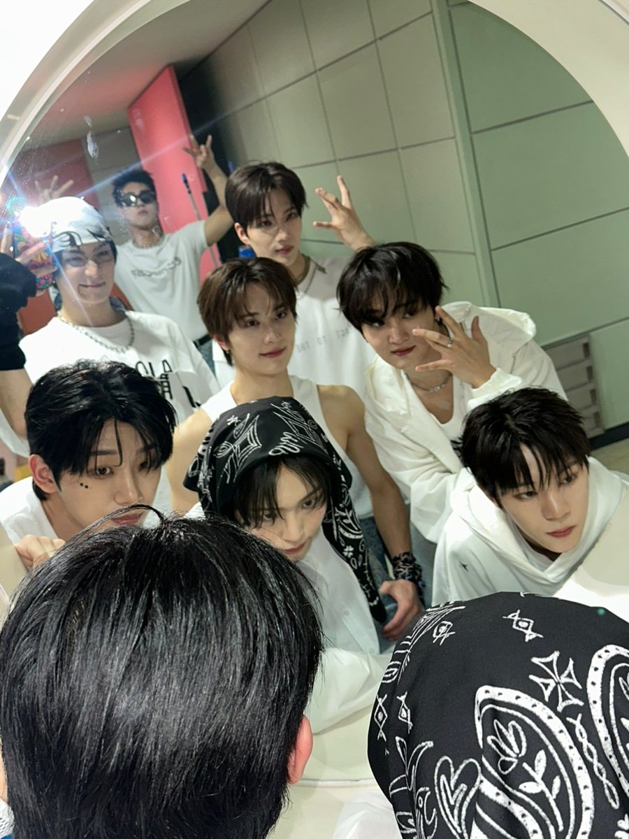 [📸]

역시 우리 엔티플이 최고다!! ヽ(´▽`)/음악방송은 끝났지만 엔티플을 보기 위해 엔티플에게 보여드리기 위한 활동은 아직 끝나지 않았어요!! 저희의 몸, 마음 엔티플의 응원으로 늘 성장하고 있어요 다음 스케줄도 기대해 주시구 더 멋있어진다면 이번 앨범 엔티플의 응원 덕분이에요 사랑해요