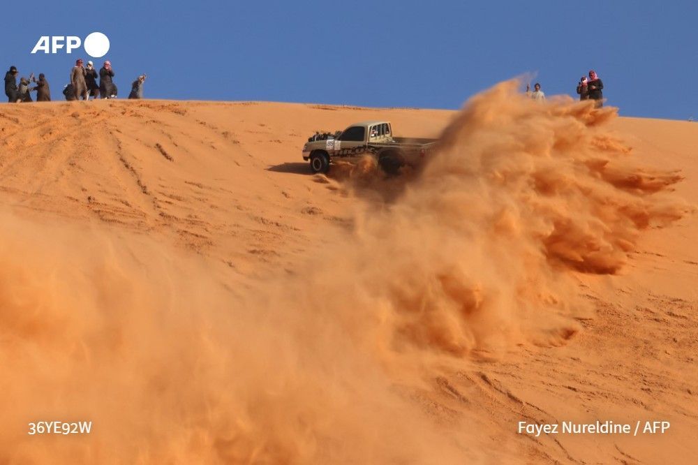AFP News Agency (@afp) on Twitter photo Dune bashing is an adventure sport that involves driving off-road across challenging desert landscapes, and has long been a popular pastime in Saudi Arabia. 
u.afp.com/Siam Dune bashing is an adventure sport that involves driving off-road across challenging desert landscapes, and has long been a popular pastime in Saudi Arabia. 
u.afp.com/Siam