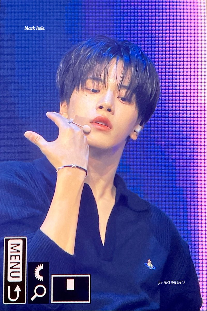 𝐛𝐥𝐚𝐜𝐤 𝐡𝐨𝐥𝐞 tweet media