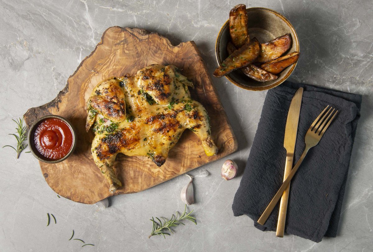 Since 1946, #GallettoVallespluga  has stood for quality, sustainability, and innovation in #PoultryFarming  free-range practices and growing from a local mill to an internationally recognized brand.

Read the full article at this link:  
allfoodonline.com/en/galletto-va…

#editricezeus