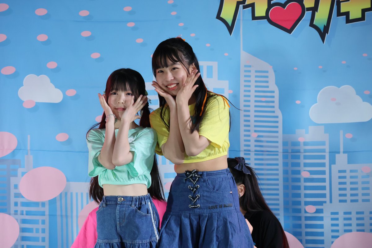 tokyotamawalker's tweet photo. 2025.03.30　高田馬場BSホール
アイゲキ❤東京アイドル劇場
フレッシュアイドルSP
CHEERFUL＋チア☆ハピ解散ステージ②
　　コラボ②

🩷#CHEERFUL 🩵 
🩷#丸上ひまり🪻🐼🩷@himari_marugami
🩵#桜まほ🌸🐏🩵@maho_sakura_
🩷#CHEERFUL🩵
😃#CHEERUPprojec（@CHEERUP_Pro）
💛＃もあな💛　@moa_na0101　
💚＃かりな💚
 🍍#チアハピ🌺
