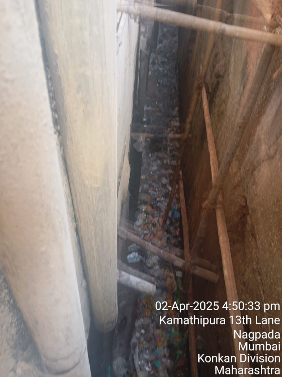 JaihindSattar's tweet image. @mybmc @mybmcWardE @bmcmumbai ATTN SWM team, House galli needs urgent cleaning, Bad odour, affecting health of tenants LOC # Bldg No. 79/85, 13th Kamathipura lane, Opp-Balaji Beer Bar. HOD do the needful N upload Action Taken Reports with photos.