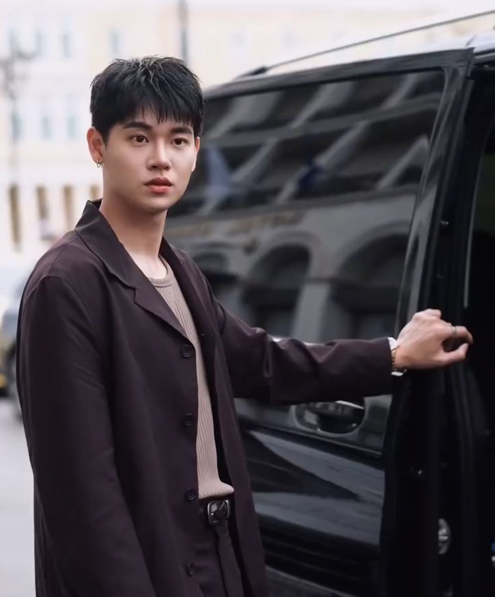 septemberpphar's tweet photo. Yin Anan Wong with COS 😭🤎✨ 

#COSSS2025xYINANAN
#COSThailand https://t.co/Im9tYSGjDv