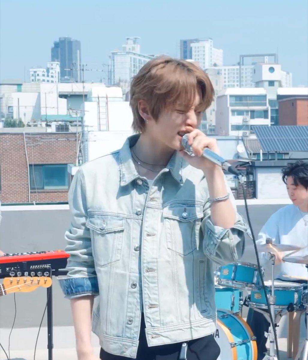 taesanwon's tweet photo. Today we get taesan singing with band, taesan covering band song and taesan band debut next who knows 😔 my little rockstar taetnyangie 🐈‍⬛ 🎸 https://t.co/sbfnqheurI