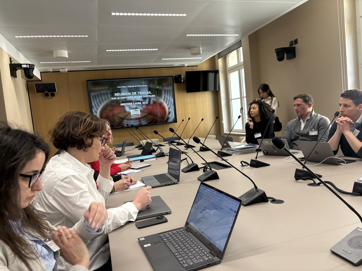 Réunion avec le député ⁦<a href="/midy_paul/">Paul Midy</a>⁩ d’un groupe motivé par l’emploi des jeunes docteurs. La décision brutale de couper les aides aux jeunes docteurs dans le CIR 2025 impacte directement des centaines d’emplois de R&amp;D en France. Merci pour son écoute ⁦<a href="/ABG_Asso/">ABG</a>⁩