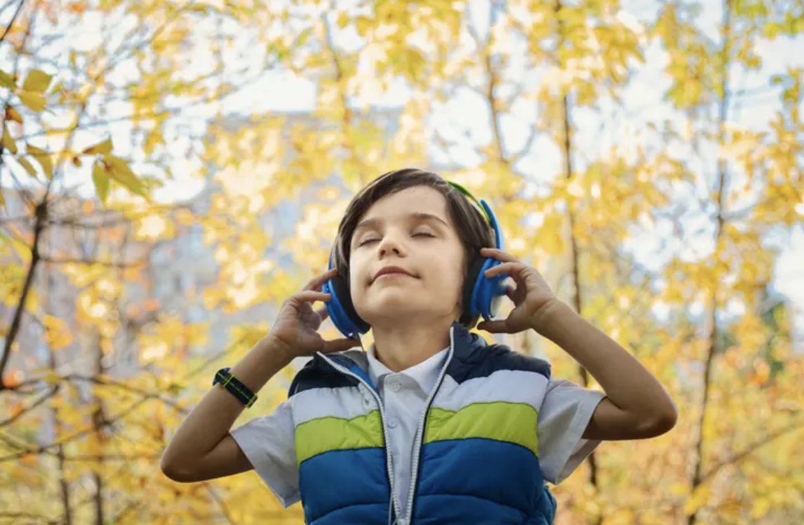 It’s #WorldAutismAwarenessDay! Let’s increase visibility and understanding of #Autism. ASD is a neurodevelopmental condition that shapes how some people communicate and experience the world.

Read more in our interview with <a href="/Autistica/">Autistica</a> here: smileymovement.org/news/supportin…