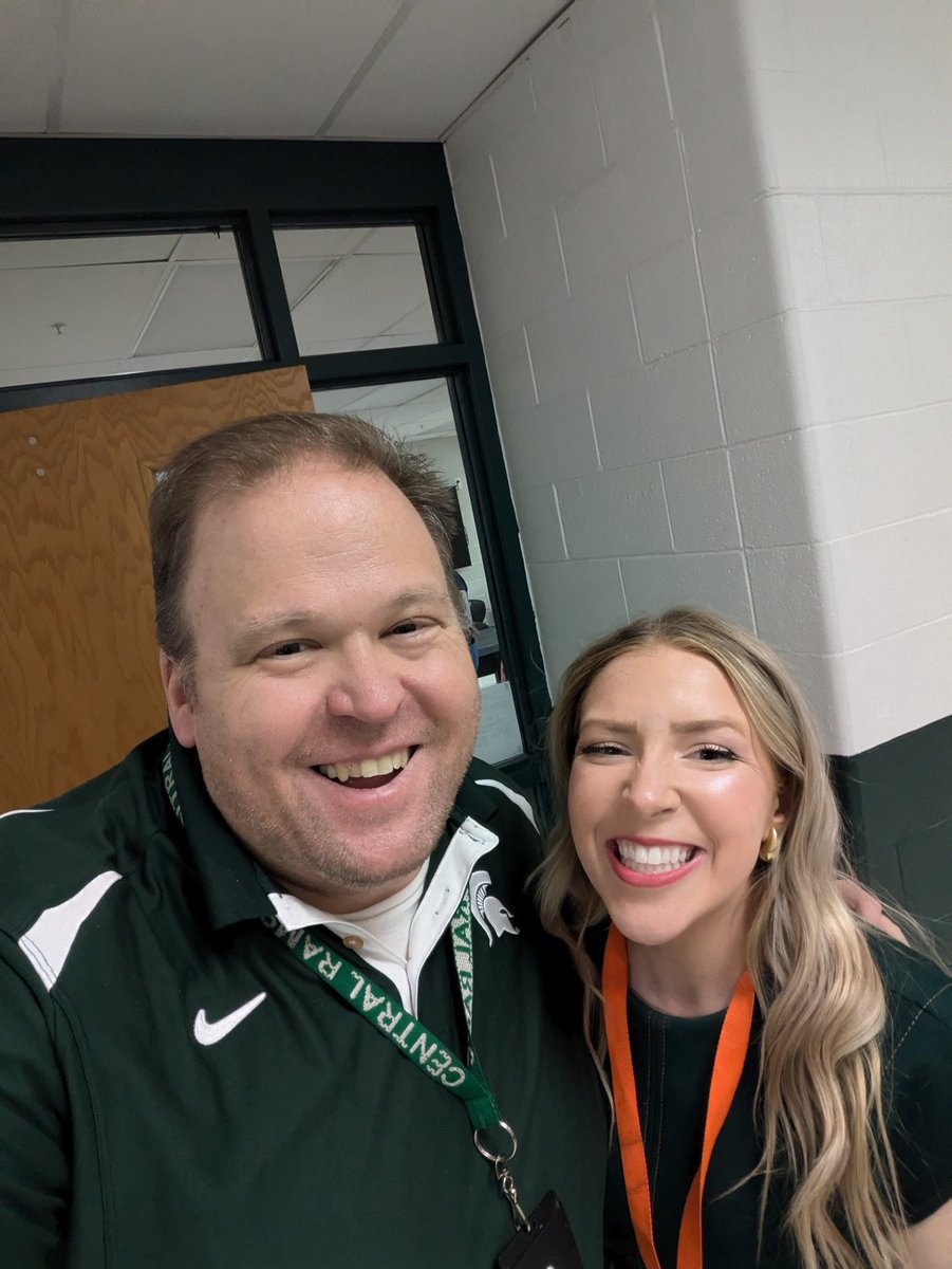 Jason Janczak (@jjanczak) on Twitter photo One of the best parts of this job is when former students return to talk to our current students. It was awesome to have <a href="/KayleeStaral/">Kaylee Staral</a> back to talk to our students about her journalism story and how she is absolutely crushing it as a reporter up at WTMJ 4 up in Milwaukee. One of the best parts of this job is when former students return to talk to our current students. It was awesome to have <a href="/KayleeStaral/">Kaylee Staral</a> back to talk to our students about her journalism story and how she is absolutely crushing it as a reporter up at WTMJ 4 up in Milwaukee.