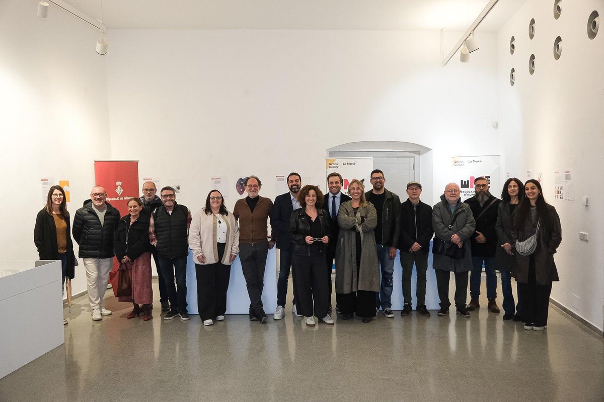 Diputació de Girona (@diputaciogirona) on Twitter photo 📣 Inaugurada l'exposició «La Mercè. Escola de creadors».
✅ Una selecció de textos i il·lustracions creades pels alumnes de l'Escola Municipal d'Art i l'Aula d'Escriptura del Centre Cultural La Mercè i publicades a <a href="/RevistaGirona/">Revista de Girona</a>.
🗓️Fins al 5 de juny
📍<a href="/LaMerceGirona/">La Mercè Girona</a>
🗣️Hi ha 📣 Inaugurada l'exposició «La Mercè. Escola de creadors».
✅ Una selecció de textos i il·lustracions creades pels alumnes de l'Escola Municipal d'Art i l'Aula d'Escriptura del Centre Cultural La Mercè i publicades a <a href="/RevistaGirona/">Revista de Girona</a>.
🗓️Fins al 5 de juny
📍<a href="/LaMerceGirona/">La Mercè Girona</a>
🗣️Hi ha