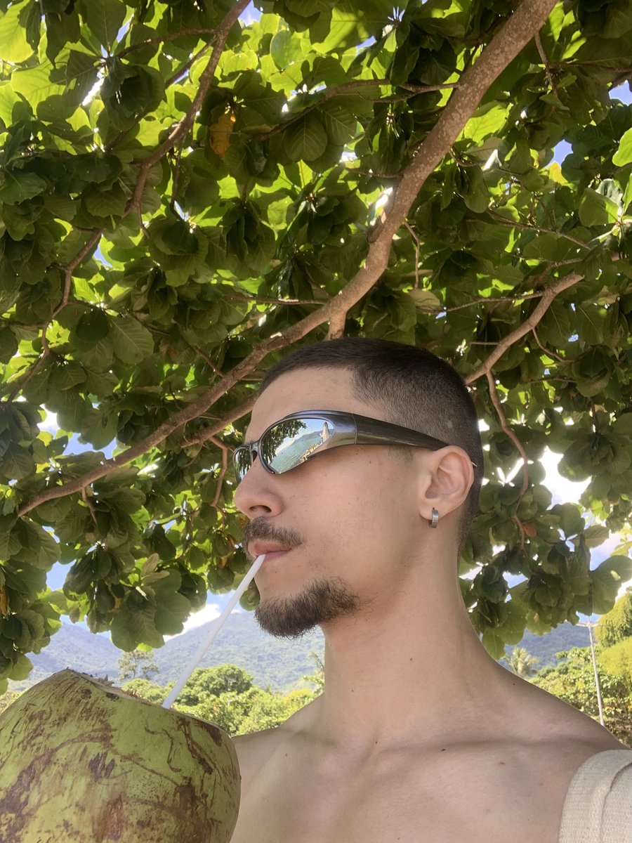 fernanllucas's tweet image. 🏝️