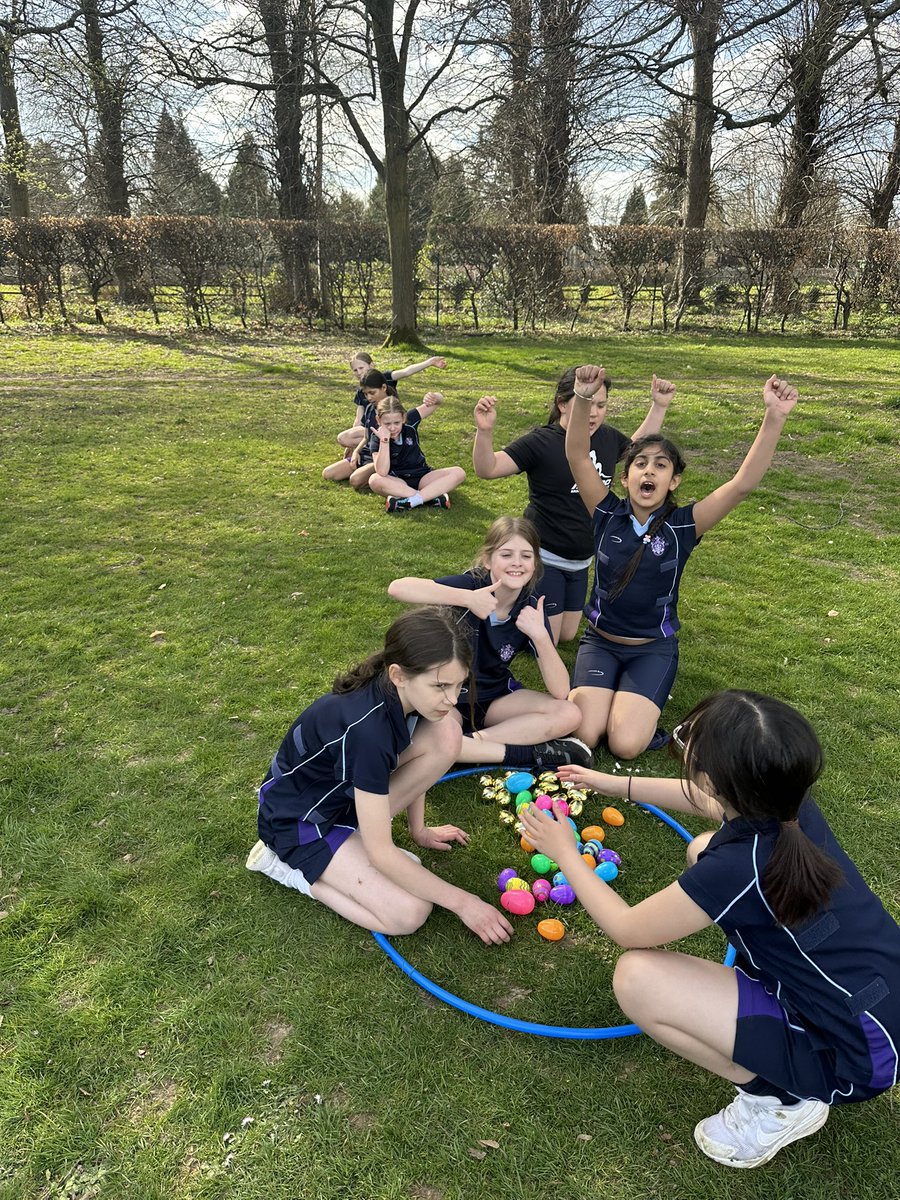What a lovely week for an Easter Egg hunt! Cadogan House counting up their points! 👍