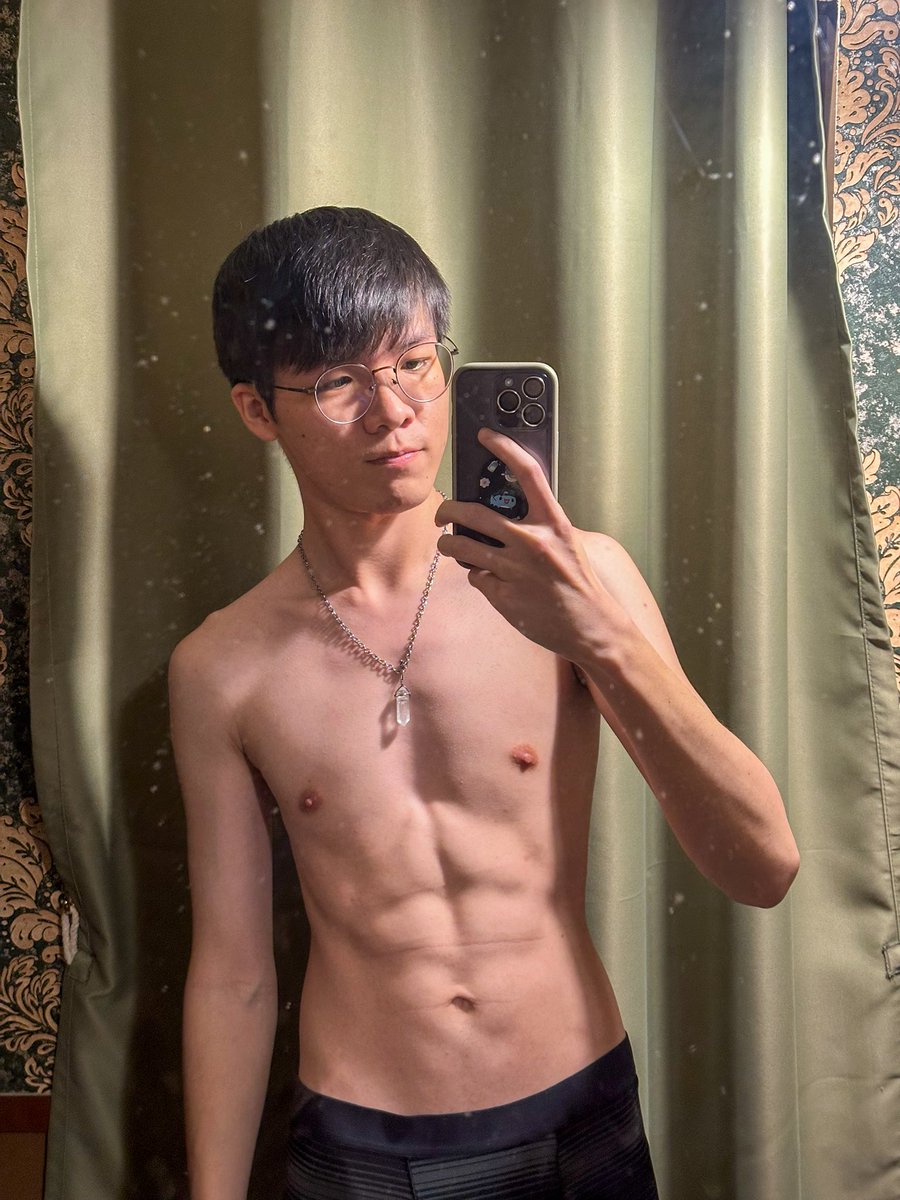 隨便亂突襲一張純身材照
這次沒有聯名 🤣
開放排隊抽號碼牌（X