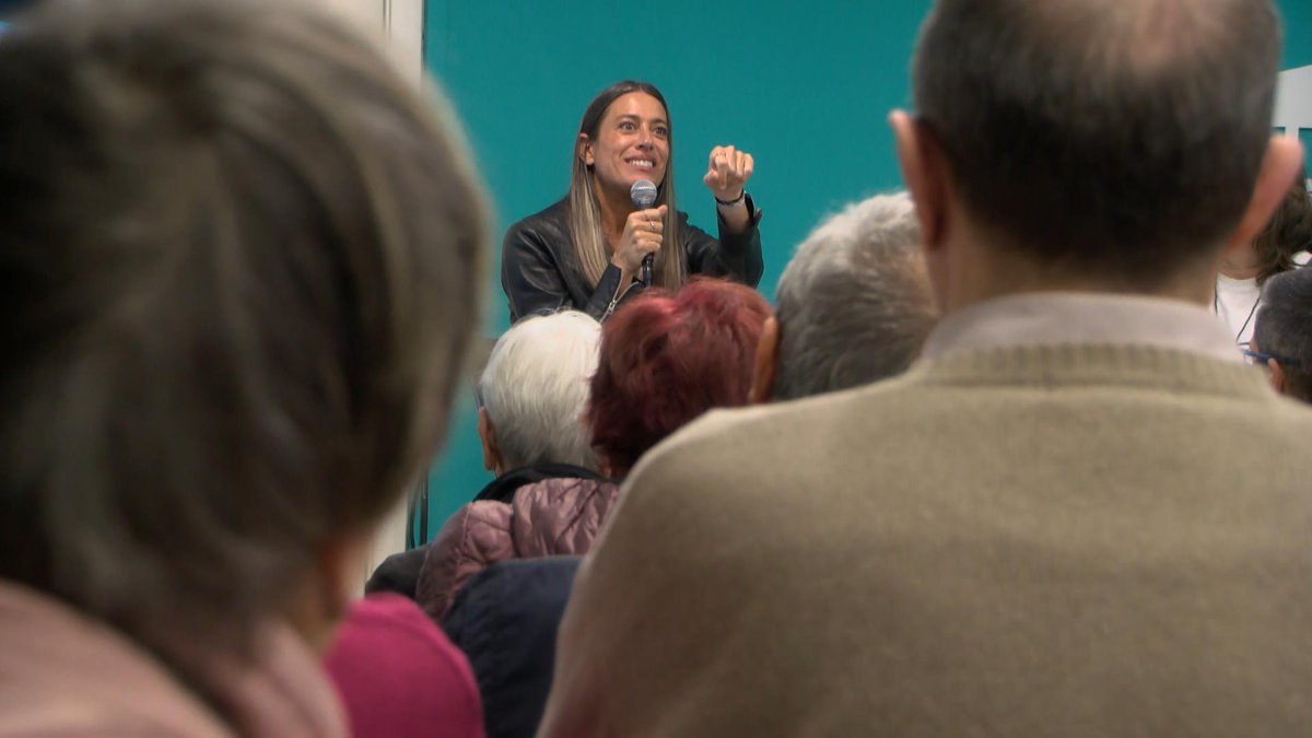 CanalTerrassa's tweet image. Míriam Nogueras es compromet a buscar finançament a Madrid per a projectes que beneficiïn #Terrassa

▶️La portaveu de @JuntsXCat al Congrés i @mlluisvall posen com a exemples la prolongació de la #B40 o l’estació Terrassa Oest a #CanBoada, entre altres terrassadigital.cat/miriam-noguera…