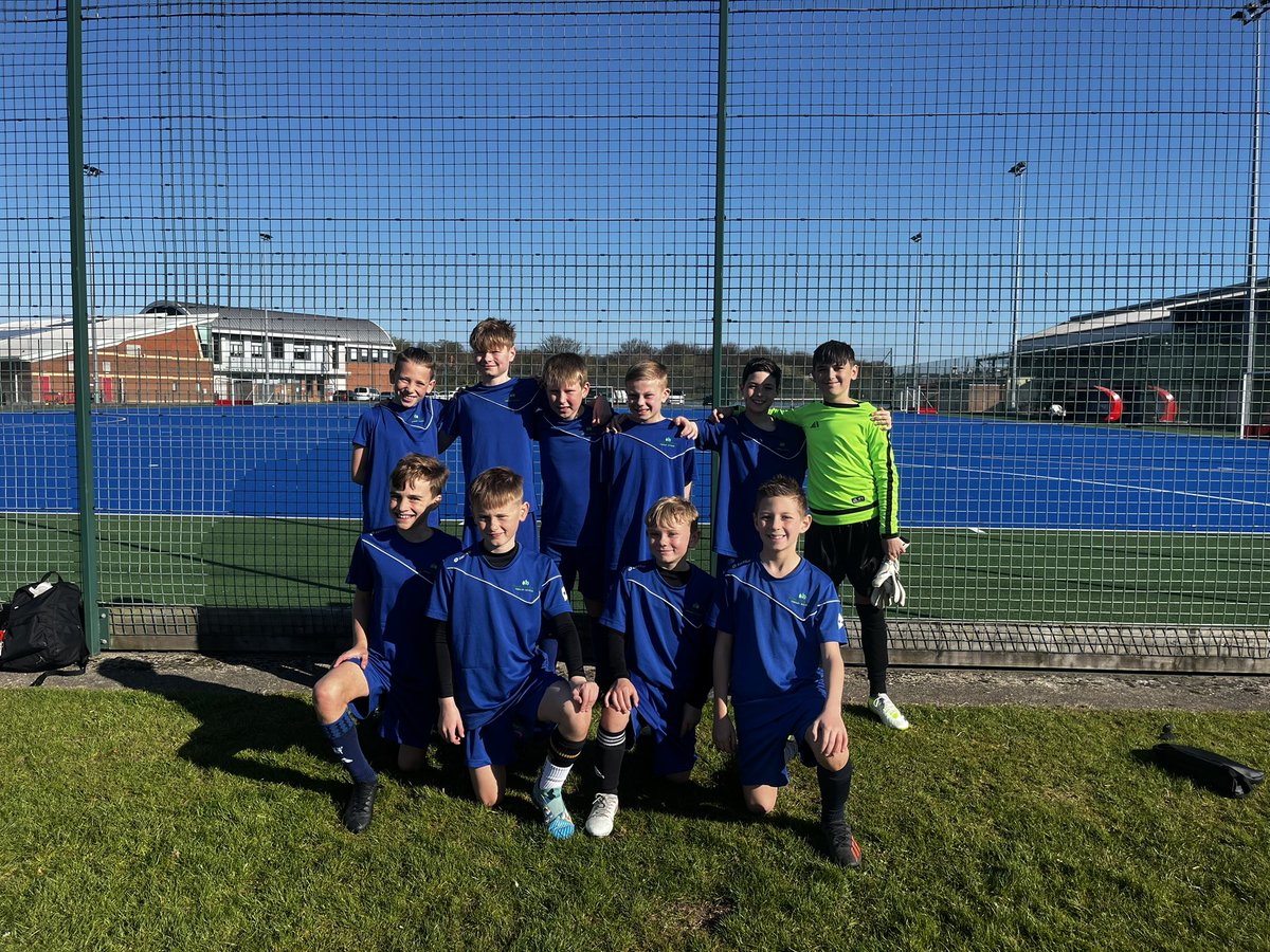 Kingswood Parks Primary School (@kingswoodparksp) on Twitter photo A huge well done to the boys today in the Hymers tournament, finishing 3rd overall scoring 19 goals and only conceding 1. Not only did they play excellent football but their attitude and sportsmanship was a credit to KWP! Thank you again <a href="/Hymers_College/">Hymers College</a> for inviting us. A huge well done to the boys today in the Hymers tournament, finishing 3rd overall scoring 19 goals and only conceding 1. Not only did they play excellent football but their attitude and sportsmanship was a credit to KWP! Thank you again <a href="/Hymers_College/">Hymers College</a> for inviting us.