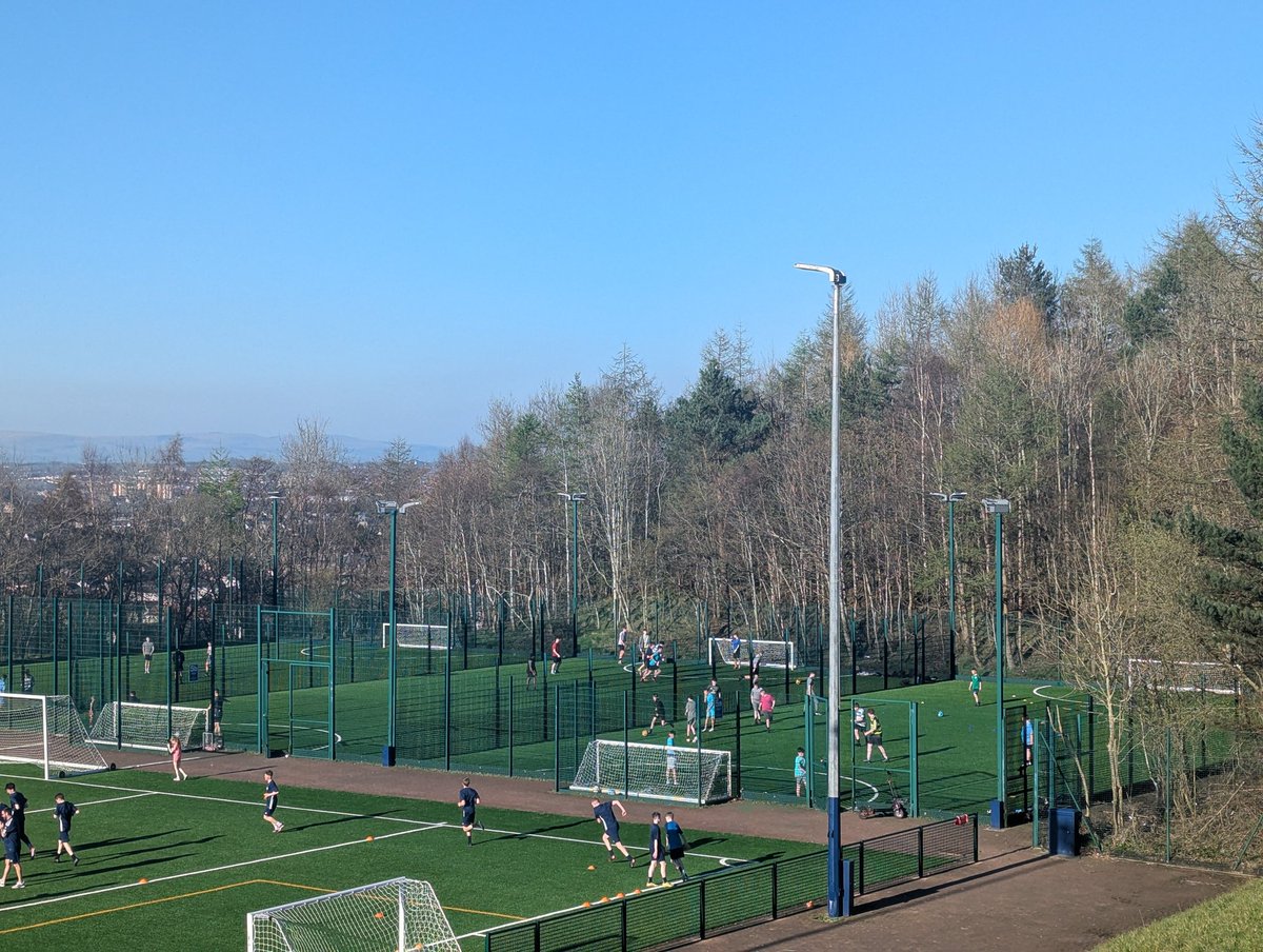 CmilkComFoot's tweet image. Barlia yet again providing an invaluable free safe space to young people and families in the community 

#barliapitchesmatter