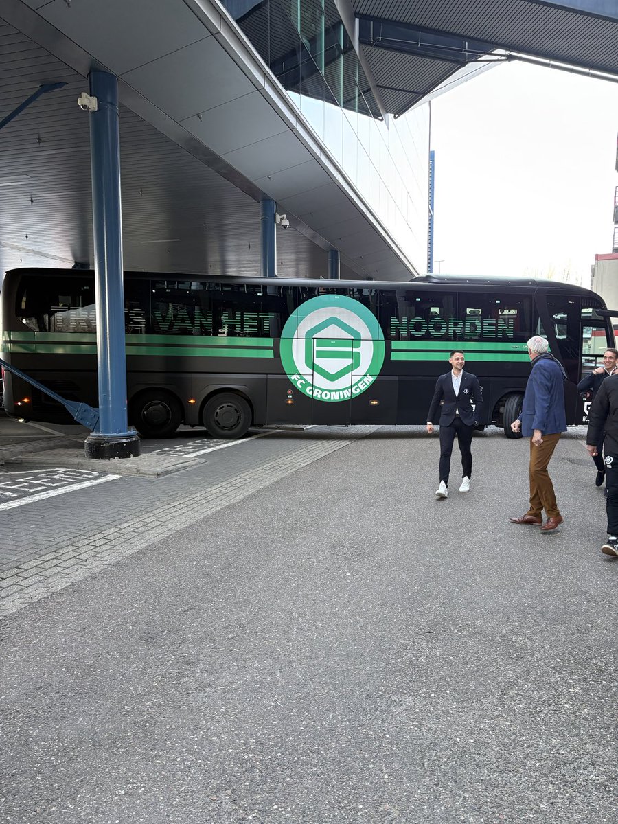 MarjanLuit's tweet image. Ver van huis, net als veel anderen#trots #comeonfc 💚🤍