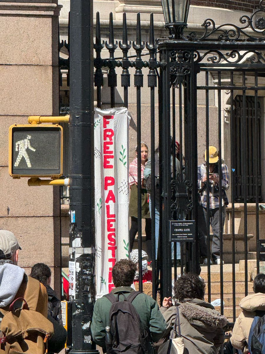 CampusJewHate's tweet image. Students associated with @ColumbiaJVP, @ColumbiaBDS and @Columbia_psc have chained themselves to the gates of @Columbia. They are demanding to know the names of the trustees who submitted Mahmoud Khalil’s name to ICE and will not leave until they get answers.

@ClaireShipman,…