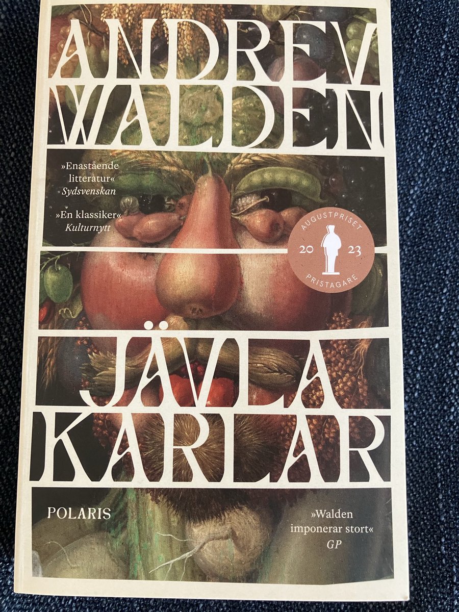 Väntade ett tag innan jag läste men föll omedelbart pladask för Jävla karlar författad av Andrev Walden, utgiven på Polaris. Man bara älskar pojken, hans mamma, syster och bror. Och flera andra. ”En gång hade jag sju pappor på sju år.” Helt fantastisk.
