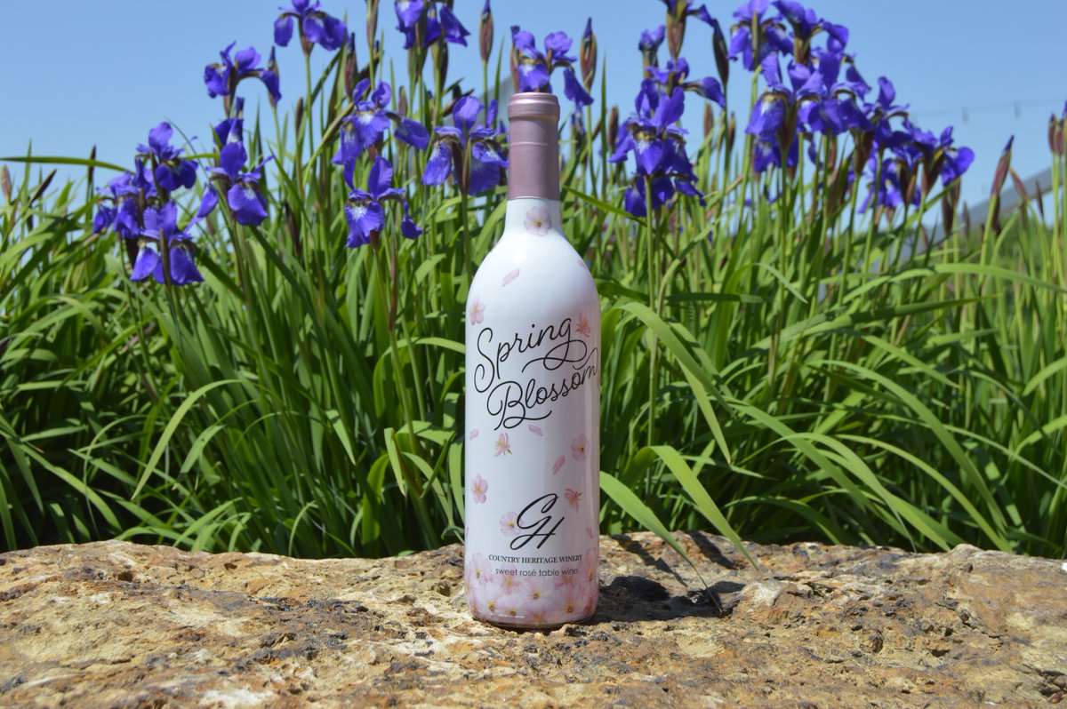 Have you tried the new Spring Blossom yet?  A delicate sweet rosé blend full of soft cherry flavor. Crisp and light, it pairs wonderfully with fresh salads, fruit salads, and cheesecake—making it the perfect choice for Easter celebrations. 🌸