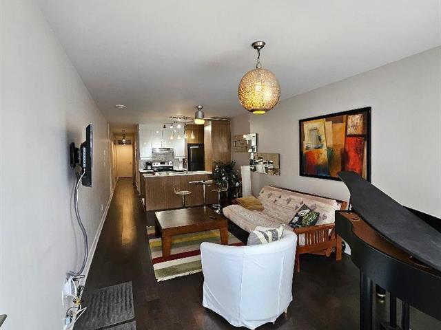 GraceClick's tweet image. Just listed! Montréal 4-1/2 pied-à-terre with parking at Olympic Park and  Pie-IX metro station. Represented by Mihaela Bar. Check out the listing go.shr.lc/4hY6Voe