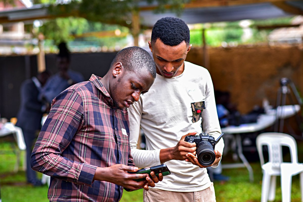 GiovanniOkot's tweet photo. Just wrapped up day 2 of the Photography on Steroids Masterclass!
#PhotographyOnSteroids #Masterclass #PhotographyTraining #CreateAndInspire https://t.co/4UuwVXeLDx