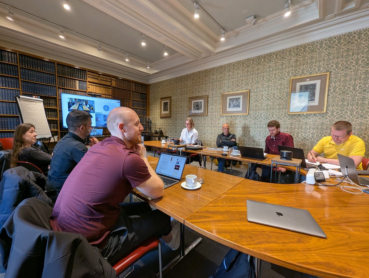 Martijn Zwijnenburg (@zwijcompchem) on Twitter photo Good <a href="/RSC_Photochem/">RSC Photophysics & Photochemistry Group</a> committee meeting in sunny London this afternoon, including the opportunity to meet some of the new recently elected committee members. Good <a href="/RSC_Photochem/">RSC Photophysics & Photochemistry Group</a> committee meeting in sunny London this afternoon, including the opportunity to meet some of the new recently elected committee members.