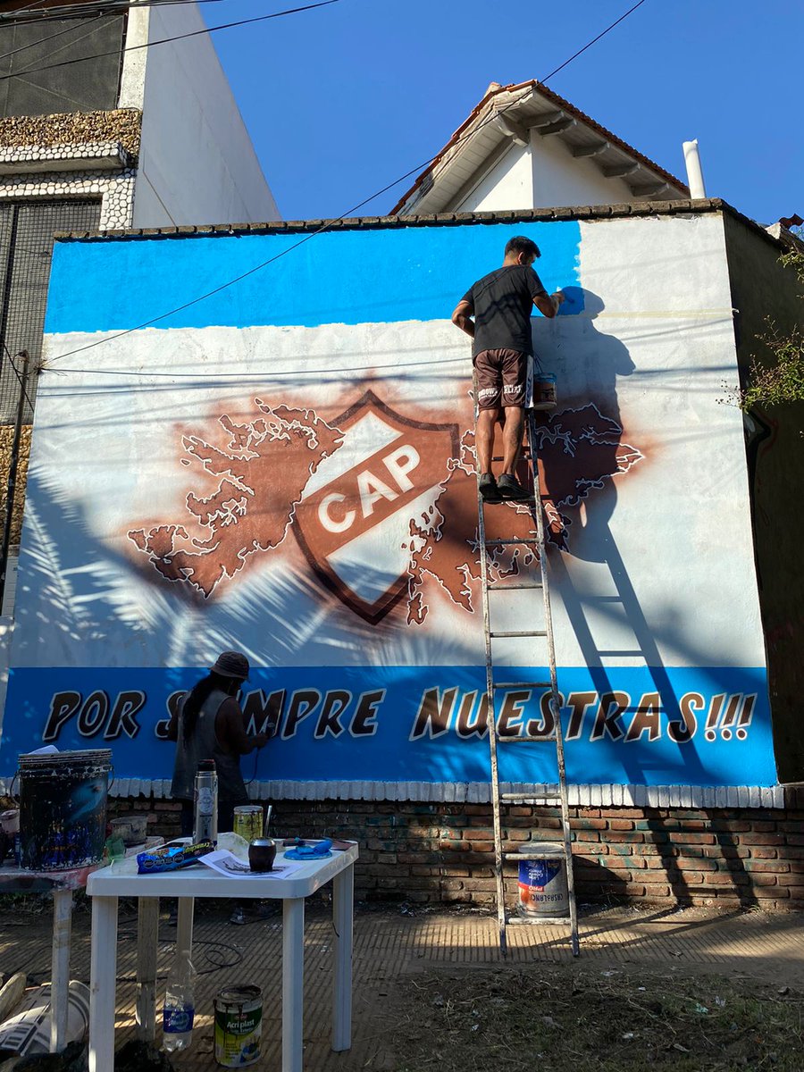 ¿Quién nos habla aquí de olvido, de renuncia, de perdón?
Ningún suelo más querido de la patria en la extensión