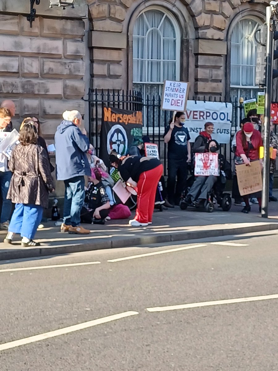 Red Steve tweet media