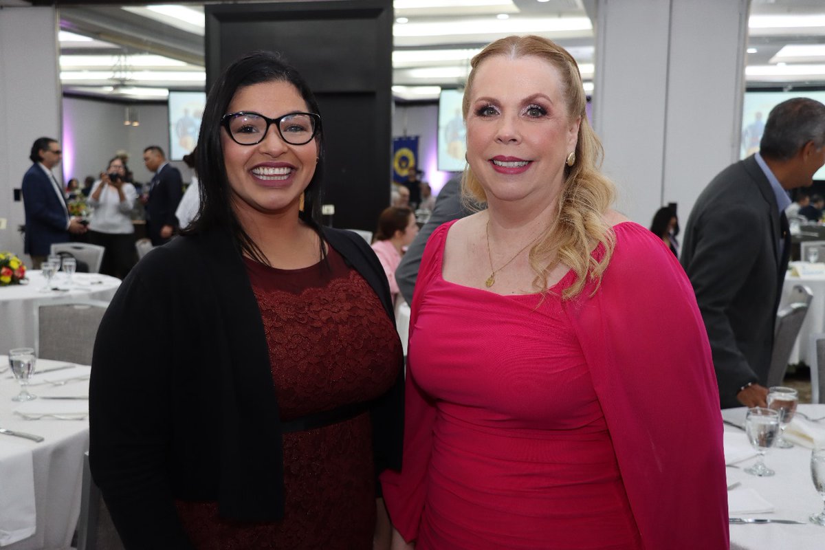 RPublicoPanama's tweet photo. Nuestra Secretaria General la licda. Joana Sousa fue invitada especial del evento de proyecciones 2025 organizado por @ConviviendaPA , en el evento estuvieron presentes personalidades de la construcción,  bienes raíces y autoridades de gobierno. https://t.co/sfhbj5TAP0