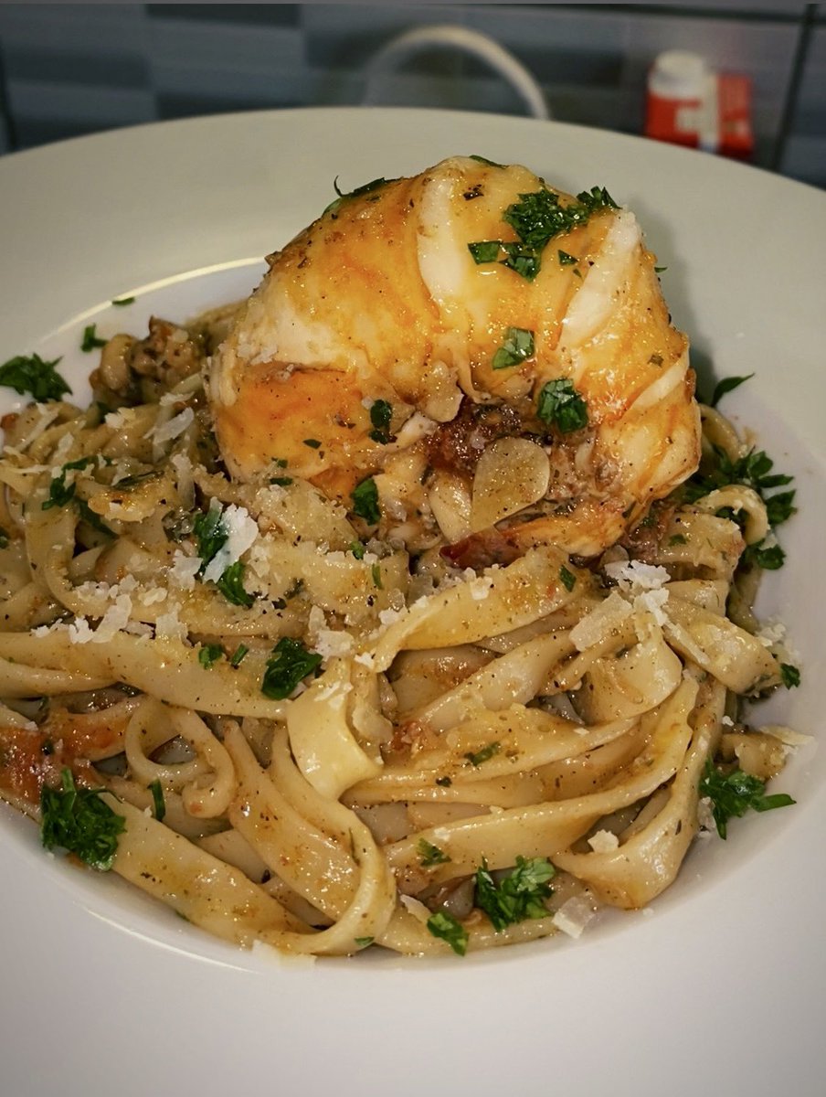 Parmesan lobster tagliatelle…🍝🦞❤️