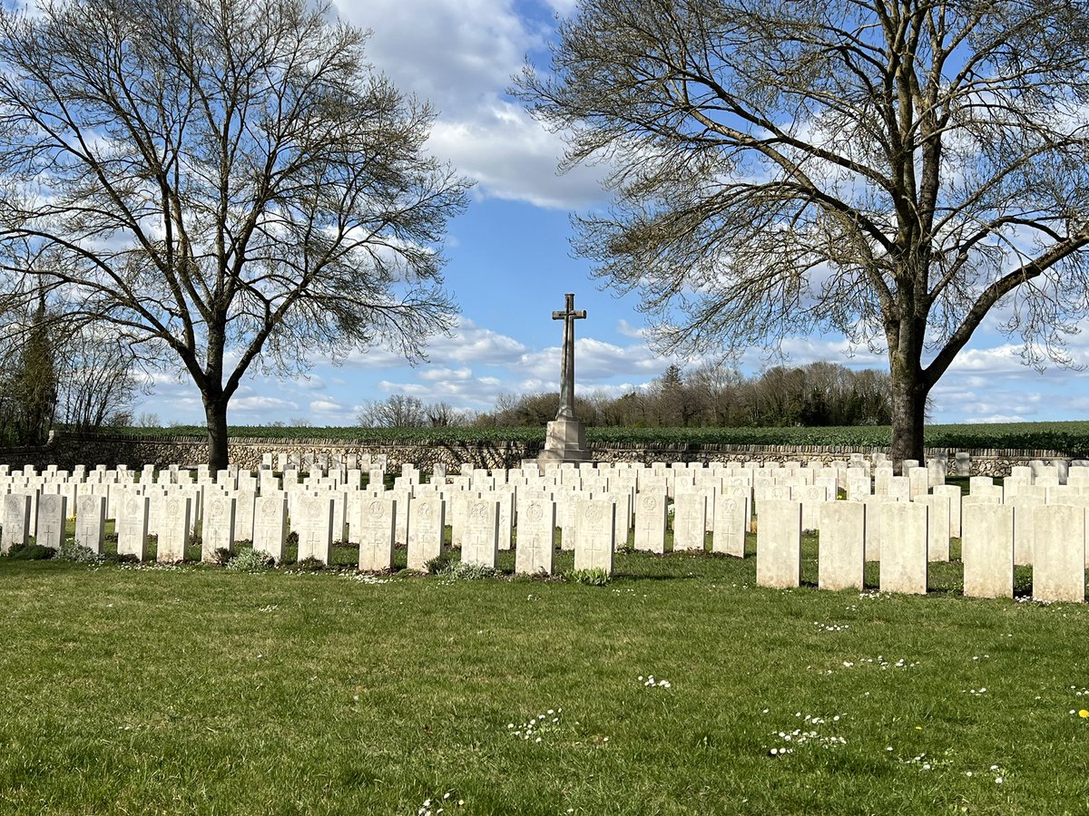 Visiting our CWGC teams around the Marne - the site of intense fighting in 1914 and in 1918. Buzancy cemetery is home to over 300 Scots, mostly from the 15thDiv, who  briefly liberated the village in July 1918.  The French army erected a lovely memorial to mark their bravery.