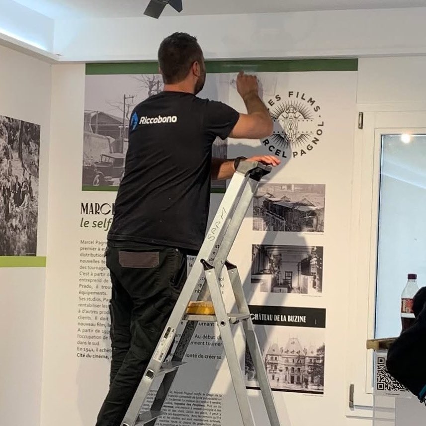 ⌛️ Les préparatifs vont bon train au Musée de la gendarmerie et du cinéma de Saint-Tropez ! 

🗓️ J-8 avant l’ouverture de l’exposition "Marcel Pagnol fait son cinéma" au public !