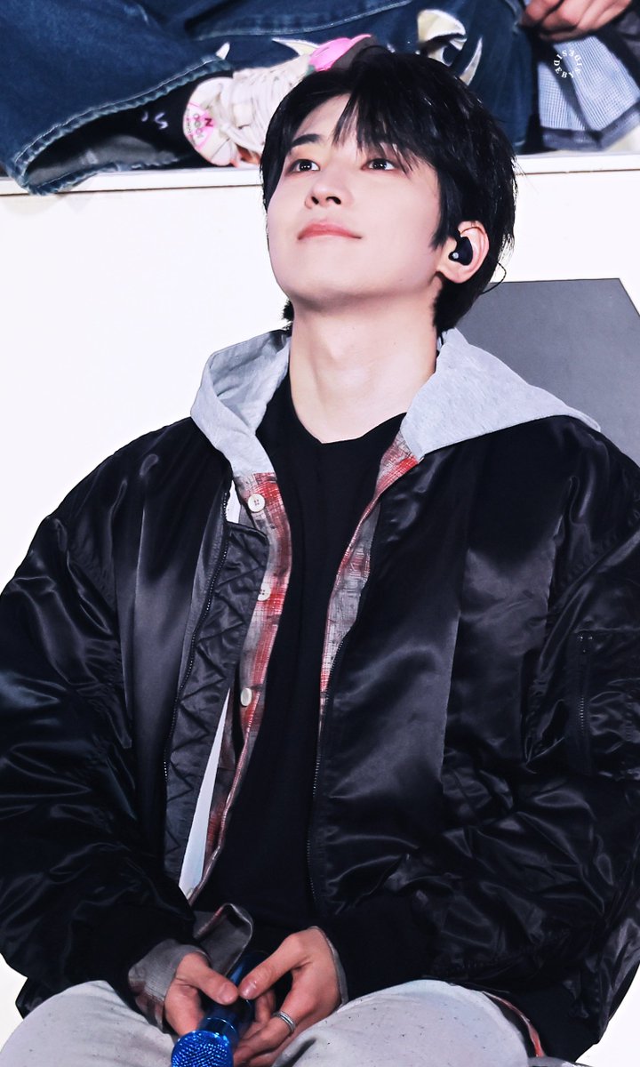 sidebysideww's tweet photo. 20250320 Carat Land 
😊
#원우 #WONWOO #ウォヌ #全圓佑
#세븐틴 #SEVENTEEN⁠ ⁠ https://t.co/fG32InZFi8