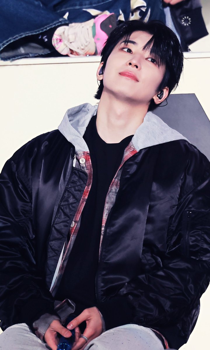 sidebysideww's tweet photo. 20250320 Carat Land 
😊
#원우 #WONWOO #ウォヌ #全圓佑
#세븐틴 #SEVENTEEN⁠ ⁠ https://t.co/fG32InZFi8