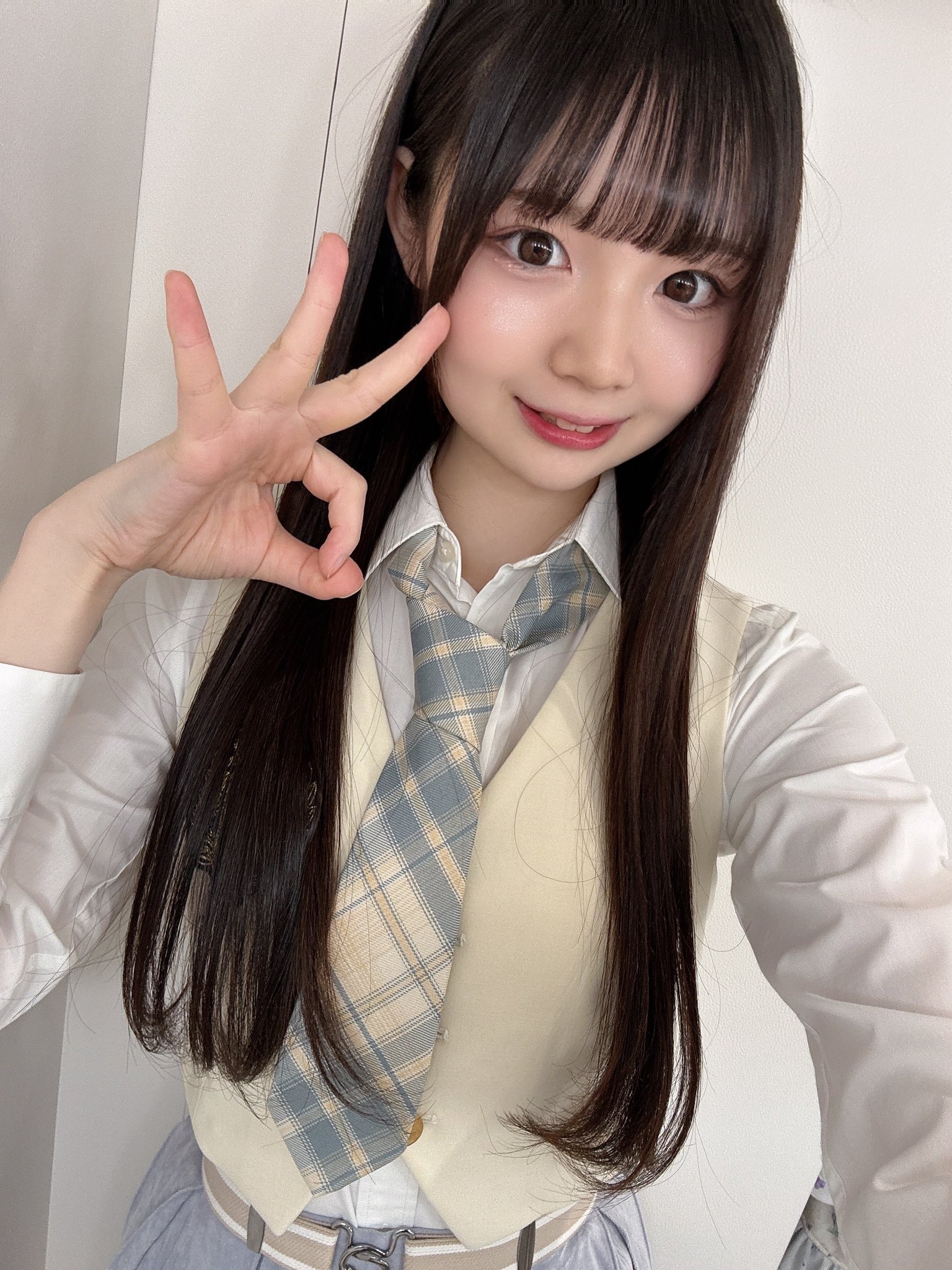 大賀彩姫　サイン入りタペストリー他　48の日スクラッチ 大賀彩姫(AKB48 20期研究生) on X: 