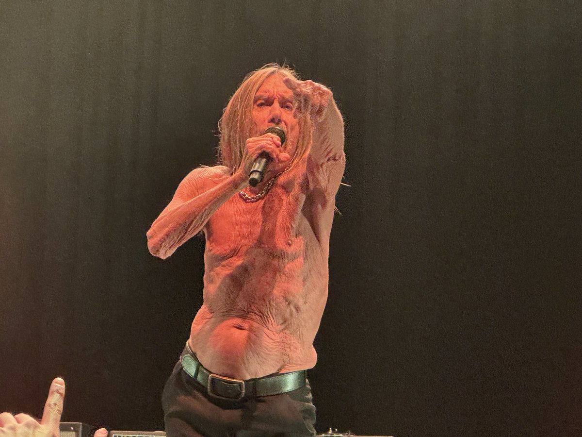 IGGY POP単独公演 at 有明ガーデンシアター！なんとIGGYは3回も客席に