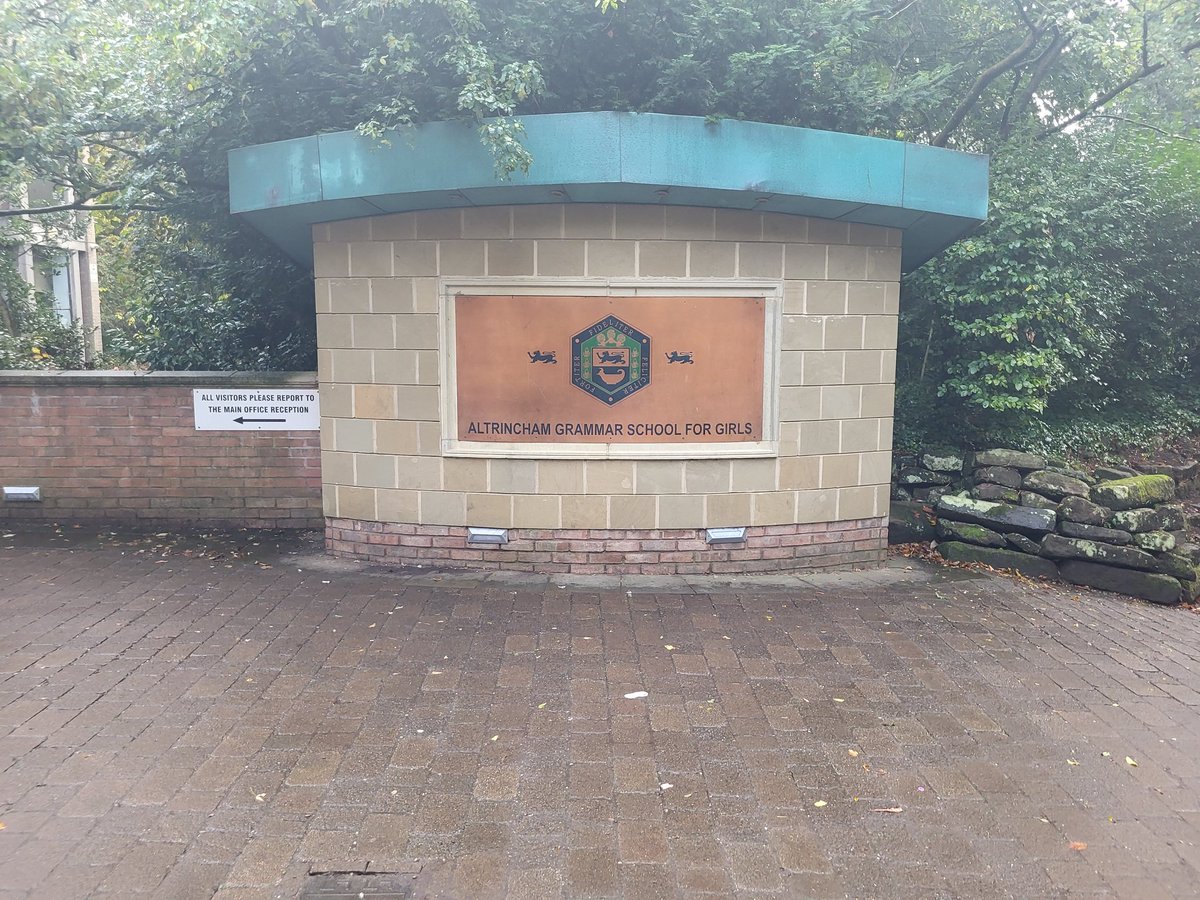 FirstGiveNPe's tweet image. This morning, the Y9 presenting students at Altrincham Girls Grammar School fine tuned their presenting skills at the @FirstGiveUK PSW. It's amazing to hear of all of the #socialaction that took place since the launch in September! Count down to the finals starts now!!!