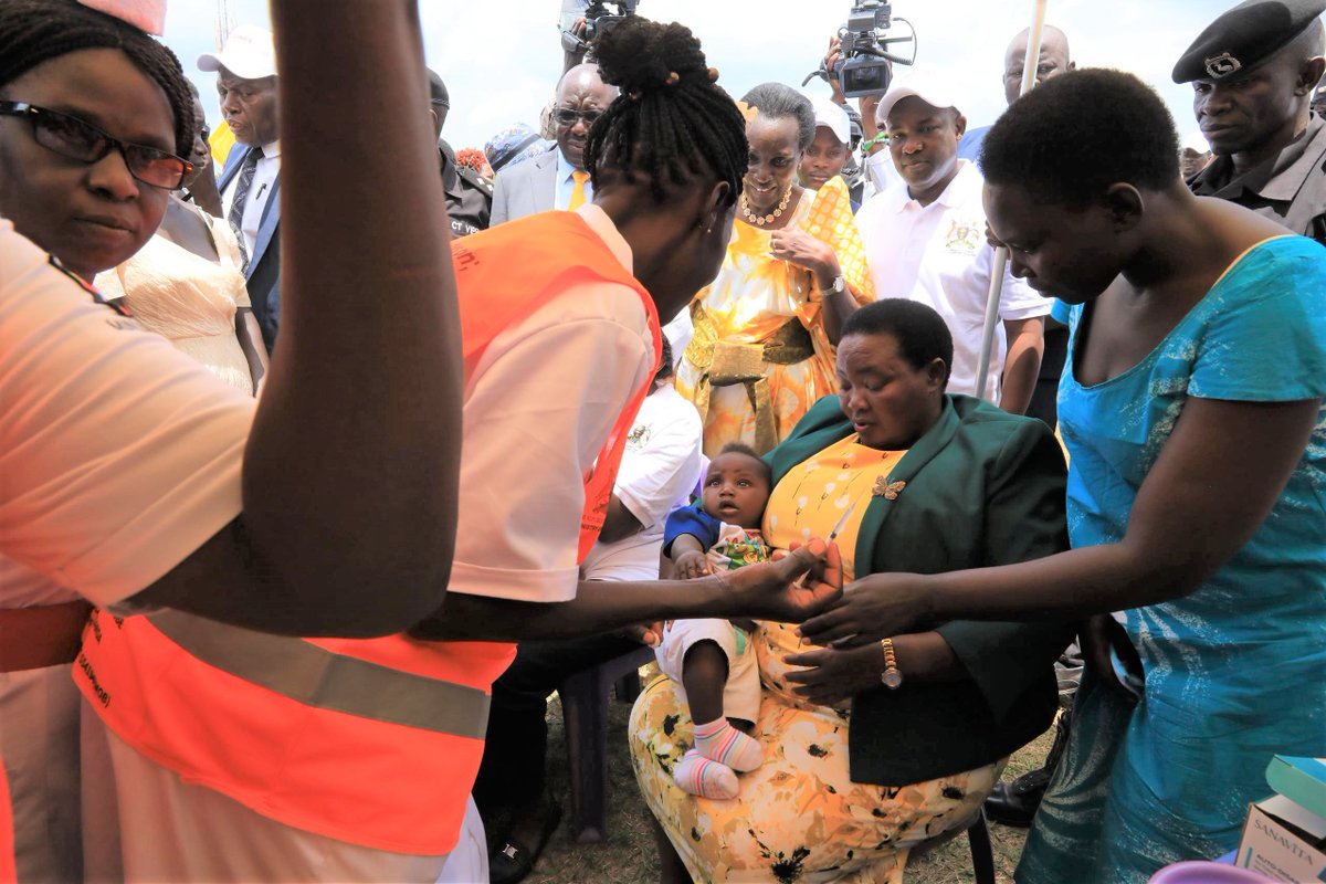 Today, Uganda makes history with the launch of the malaria vaccine! This milestone brings hope to millions and reaffirms the power of immunization in saving lives. Every child deserves protection.
➡️bit.ly/42fqGlA