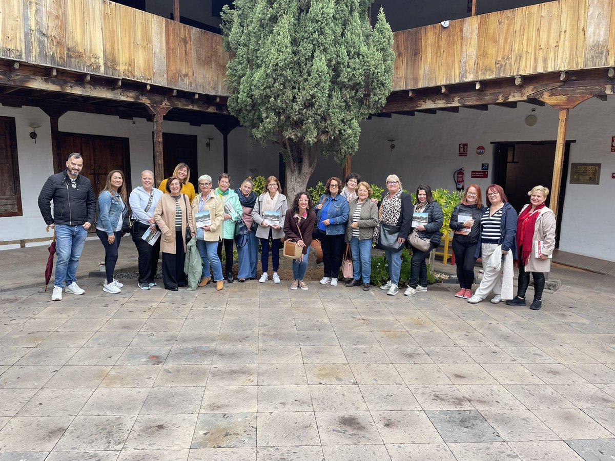 TurismoLosSilos's tweet photo. 📣 Hoy hemos recibido una visita especial de ASGOTE; Asociación de Gobernantas de Tenerife, ¡ha sido un placer tenerlas entre nosotros! Hasta la próxima… 🥰#asgote #lossilos #tenerife #islabaja #tenerife https://t.co/dCCnRcB8Km