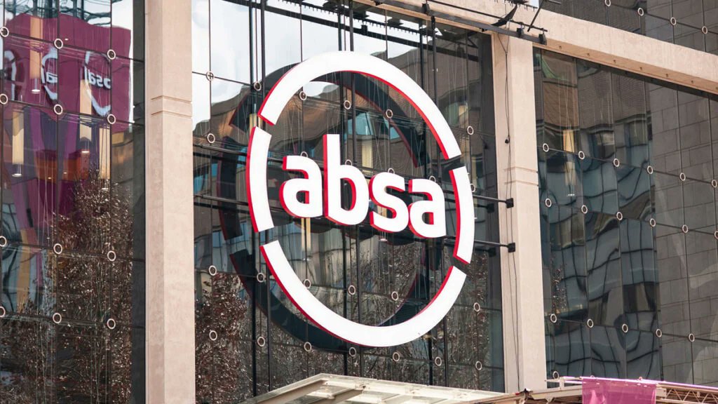 businessXplain's tweet image. ABSA RAISES MINIMUM WAGE

Absa Bank has increased its minimum monthly pay to R20,833, making it one of the leaders in fair wages among South African banks. 

This change, highlighted in its annual report, raises the annual minimum salary to R250,000, reflecting an 8.7% increase.…