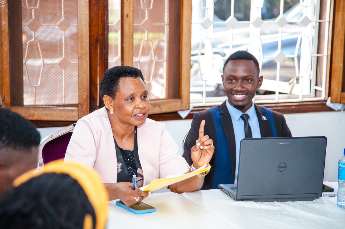 Florence Nyiramugisha (@florencenyiram1) on Twitter photo “Lead with integrity, lead by example. Don’t talk about integrity when you, yourself, are lacking.” – Col. Edith Nakalema <a href="/edthnaka/">Col Edith Nakalema</a> urging youth to embrace ethical leadership and innovation.
#investorsinacademia
<a href="/ShieldInvestors/">State House Investors Protection Unit</a> “Lead with integrity, lead by example. Don’t talk about integrity when you, yourself, are lacking.” – Col. Edith Nakalema <a href="/edthnaka/">Col Edith Nakalema</a> urging youth to embrace ethical leadership and innovation.
#investorsinacademia
<a href="/ShieldInvestors/">State House Investors Protection Unit</a>